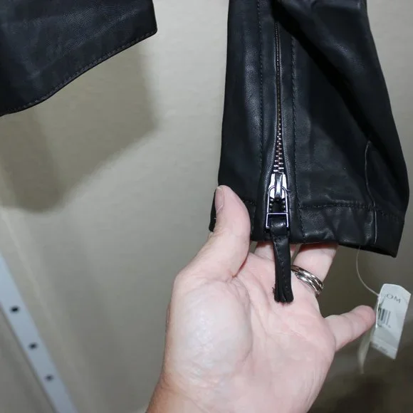 BlankNYC Onyx Vegan Leather Moto Jacket Black Zippered Pockets & Sleeves Multi - Picture 10 of 16